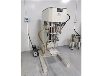 Solder paste mixer
